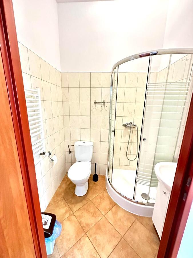 Hostel Orzelek Hnězdno Exteriér fotografie